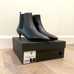 Banana Republic Kitten Heels Chelsea Booties